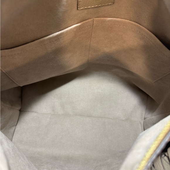 Louis Vuitton Empreinte Maida Hobo Tourterelle - Picture 11 of 16